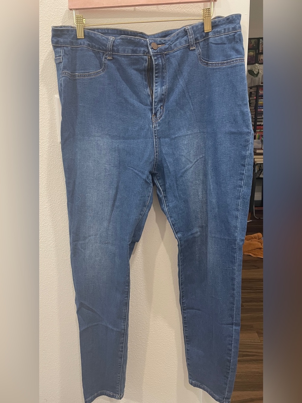 Fashion Nova Women's Skinny Jeans in Medium Blue